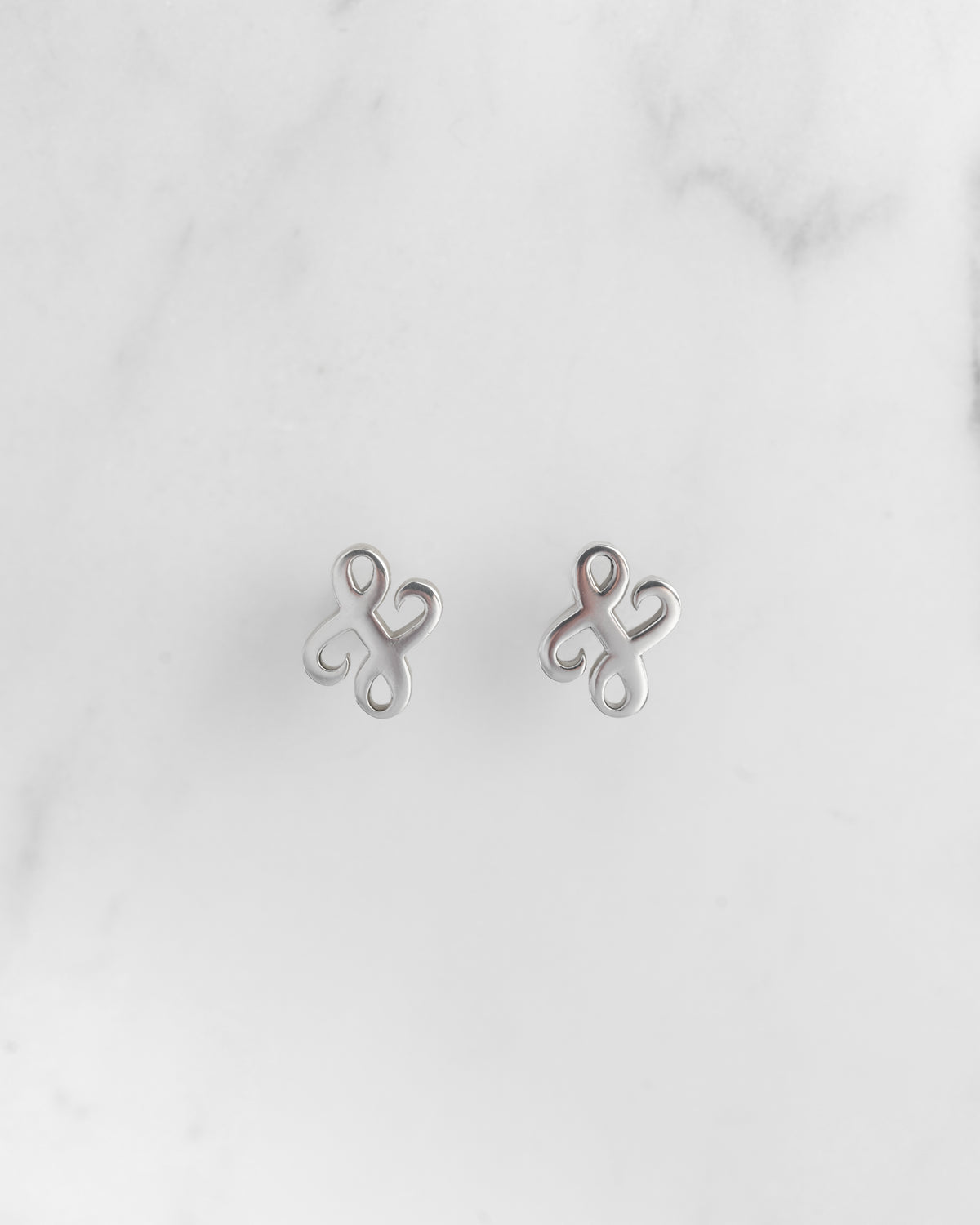 LLogo Studs